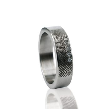 Vingerafdruk Ring van Titanium met 3 Zirkonia 0101-05T