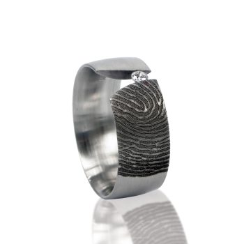 Titanium ring met afdruk