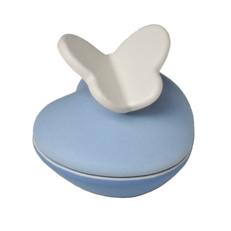 Mini urn - Hartje met vlinder 0,12 liter wit lichtblauw en wit mn002.80-81+vlinder20